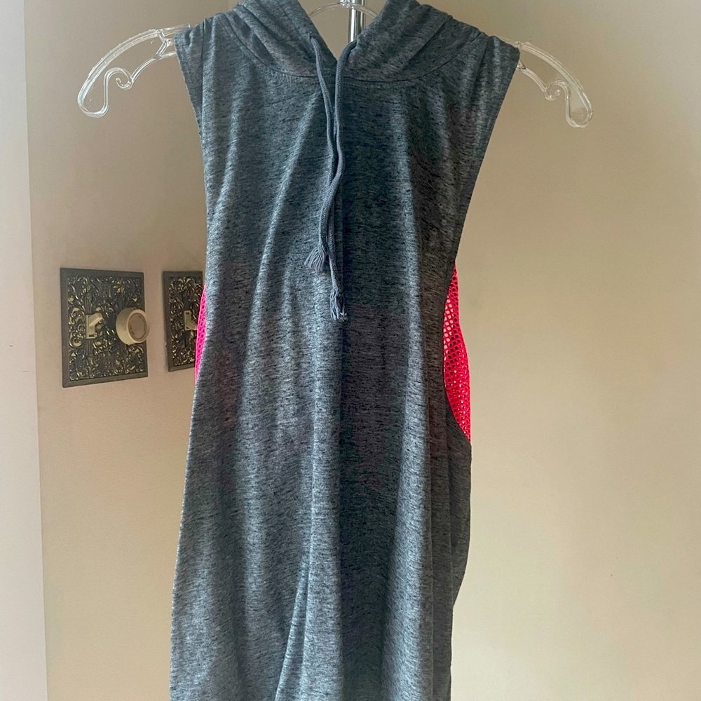 Athletic sleeveless hoodie
